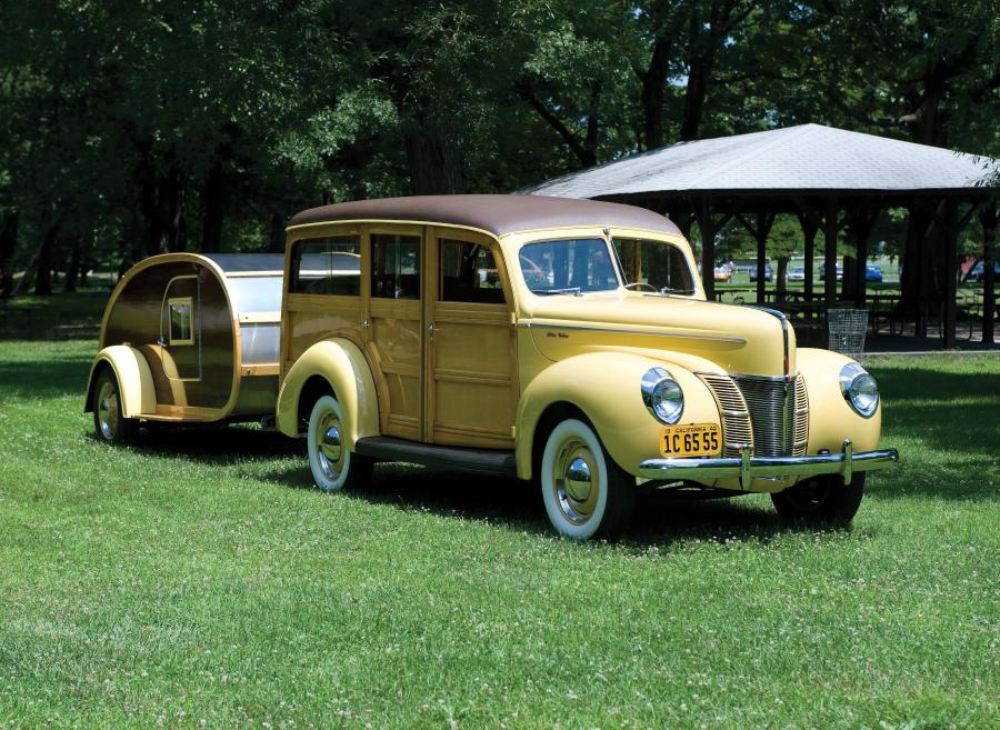  Ford DeLuxe Station Wagon with Matching Trailer 1940 года  (фото 1 из 2)